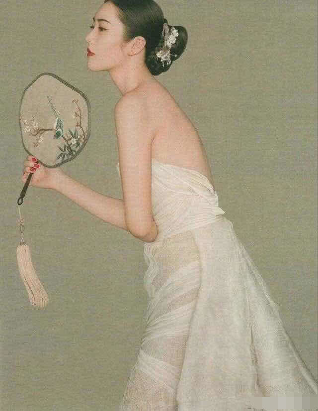 啥叫把旗袍穿成油画?刘雯用超模视角告诉你什么是真正的东方美!