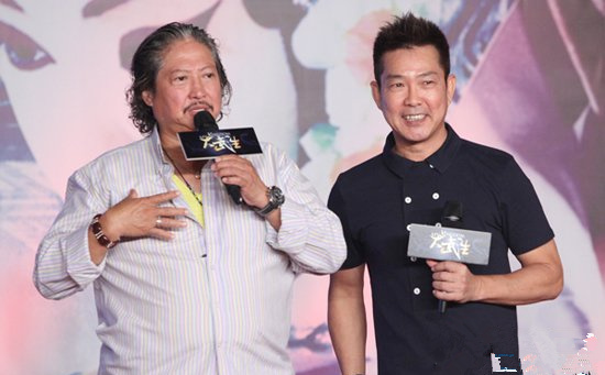 洪金宝地位有多高?一张合影就能看出来!直击洪与各武打明星合影