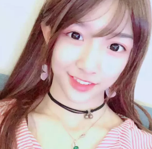 女装大佬"艾比"换上男装,清爽造型男女通吃,网友:斯文败类