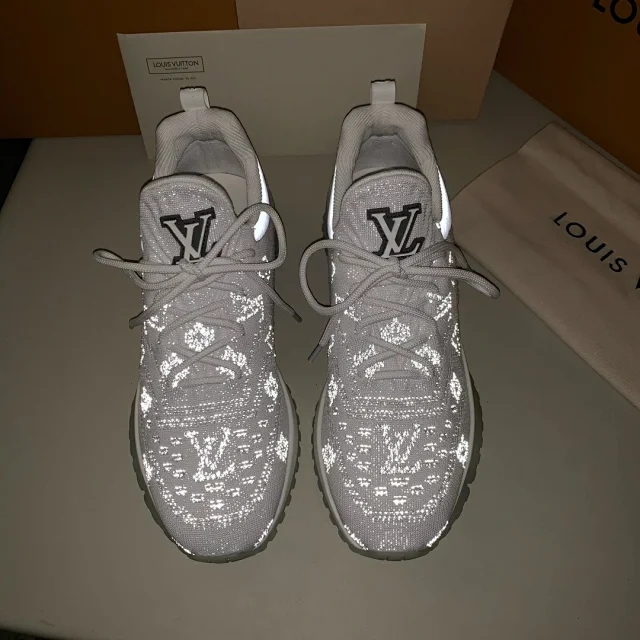 lv2020春季新式"满天星"休闲鞋