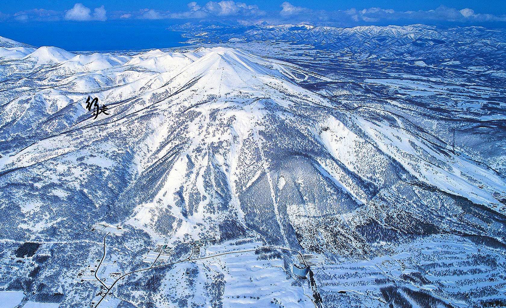 只有来过的人才知道,入冬后的藏王山与春夏秋三季完全不同:西伯利亚强