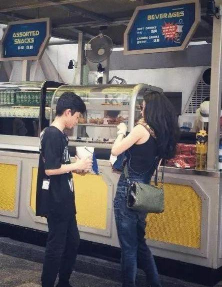 谢振轩接受媒体采访,首谈对于谢霆锋感觉,称他配不上张柏芝!