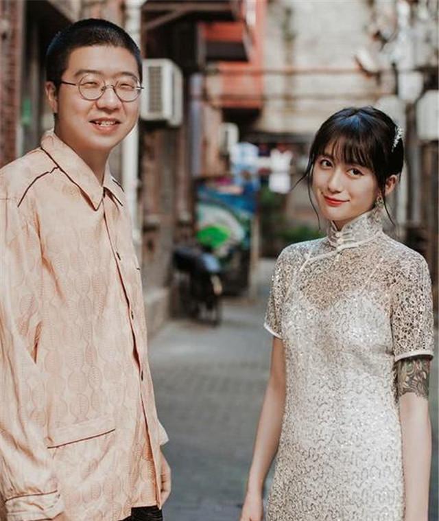 看到黑尾酱的泳装照,大家才明白为何李诞总是那么憔悴