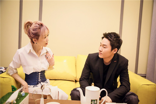 好声音冠军参加湖南台节目,唱三首歌惨遭淘汰,原因让人感动