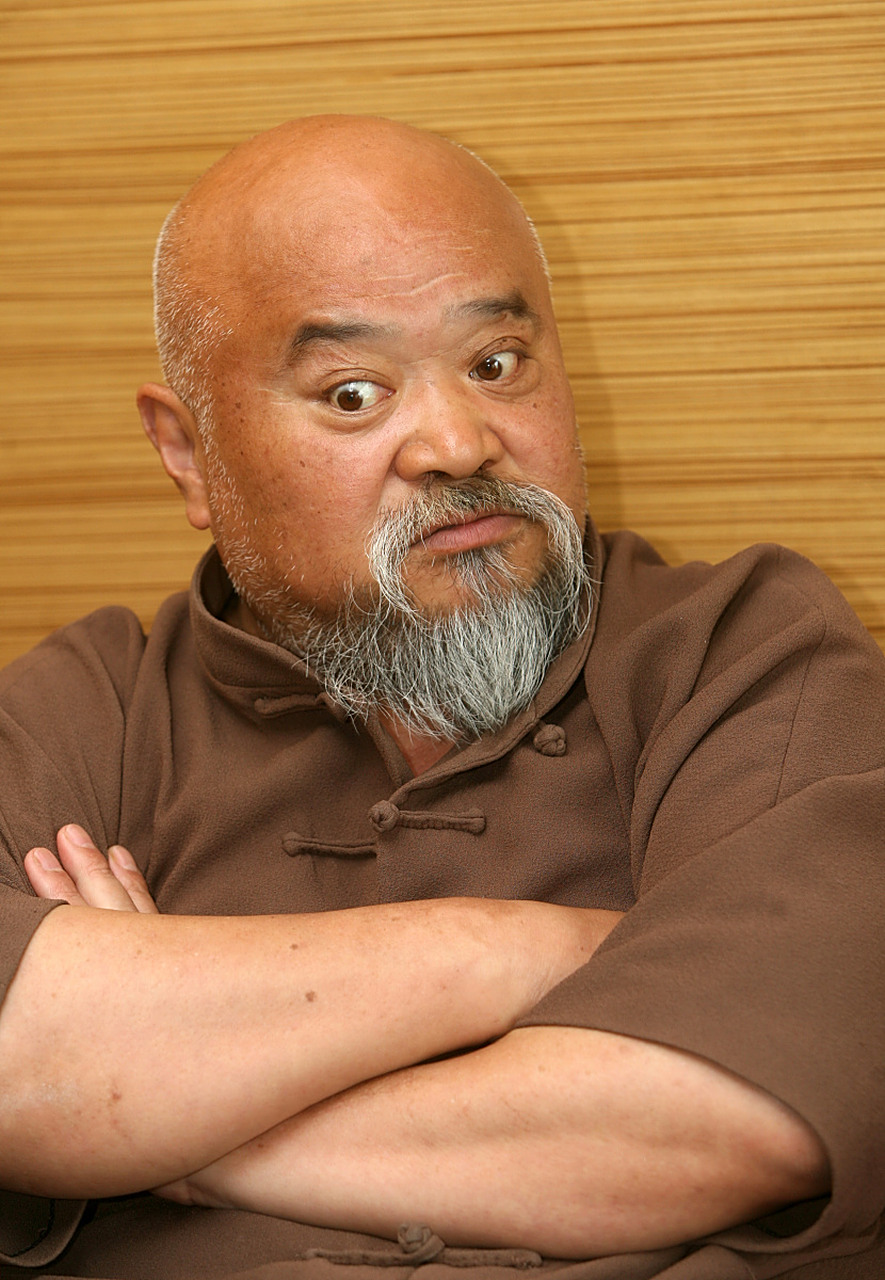 最近网暴露,70多岁的李琦在外卖牛肉串引发热议,大家猜测是不是李奇