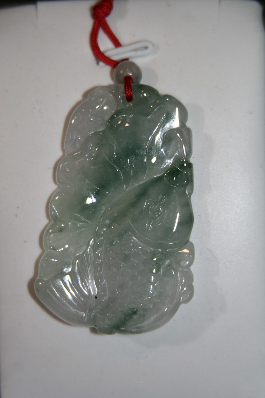 点我头像看直播# #和田玉# #陨石# 和田玉青玉是一种高质量的玉石,因