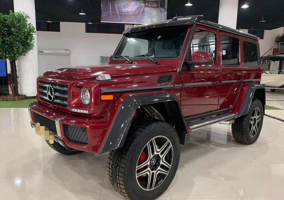 奔驰全新大g深红的外观