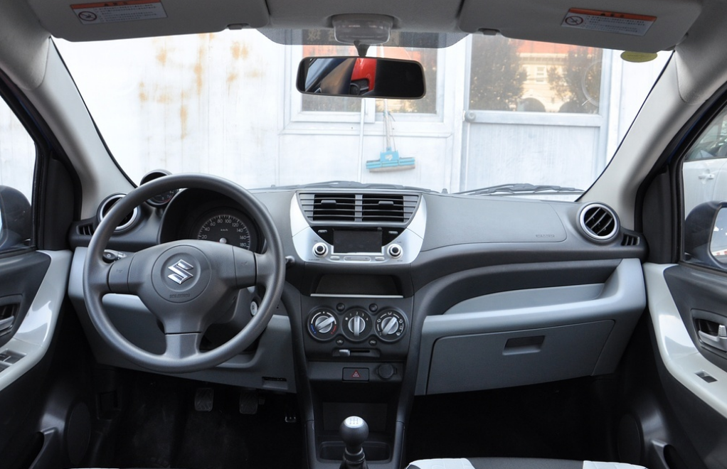 铃木 奥拓,入手这辆车,开它回农村过年,很有面子!