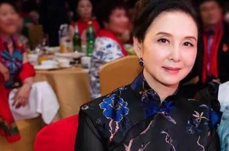 曾经的最美嫦娥,一生只此一个角色,下海经商成为集团女强人