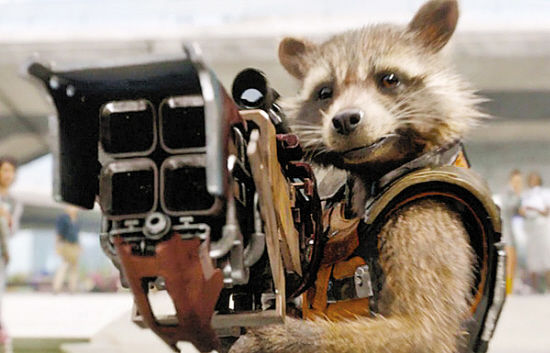 《复联3》21亿海报中居然隐藏了这么多的武器,全认出的不简单!