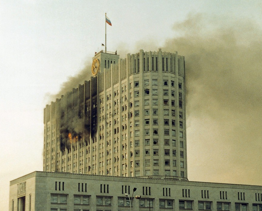 前苏联解体后,叶利钦炮打白宫,活捉昔日战友