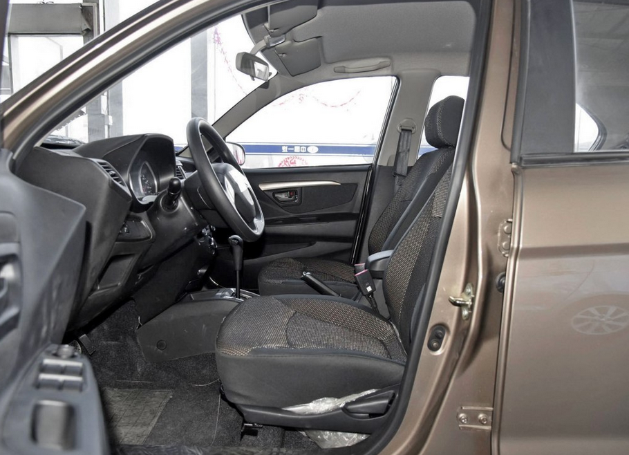 充满时尚元素的夏利n7,内饰布局新颖潮流,回头率非常高