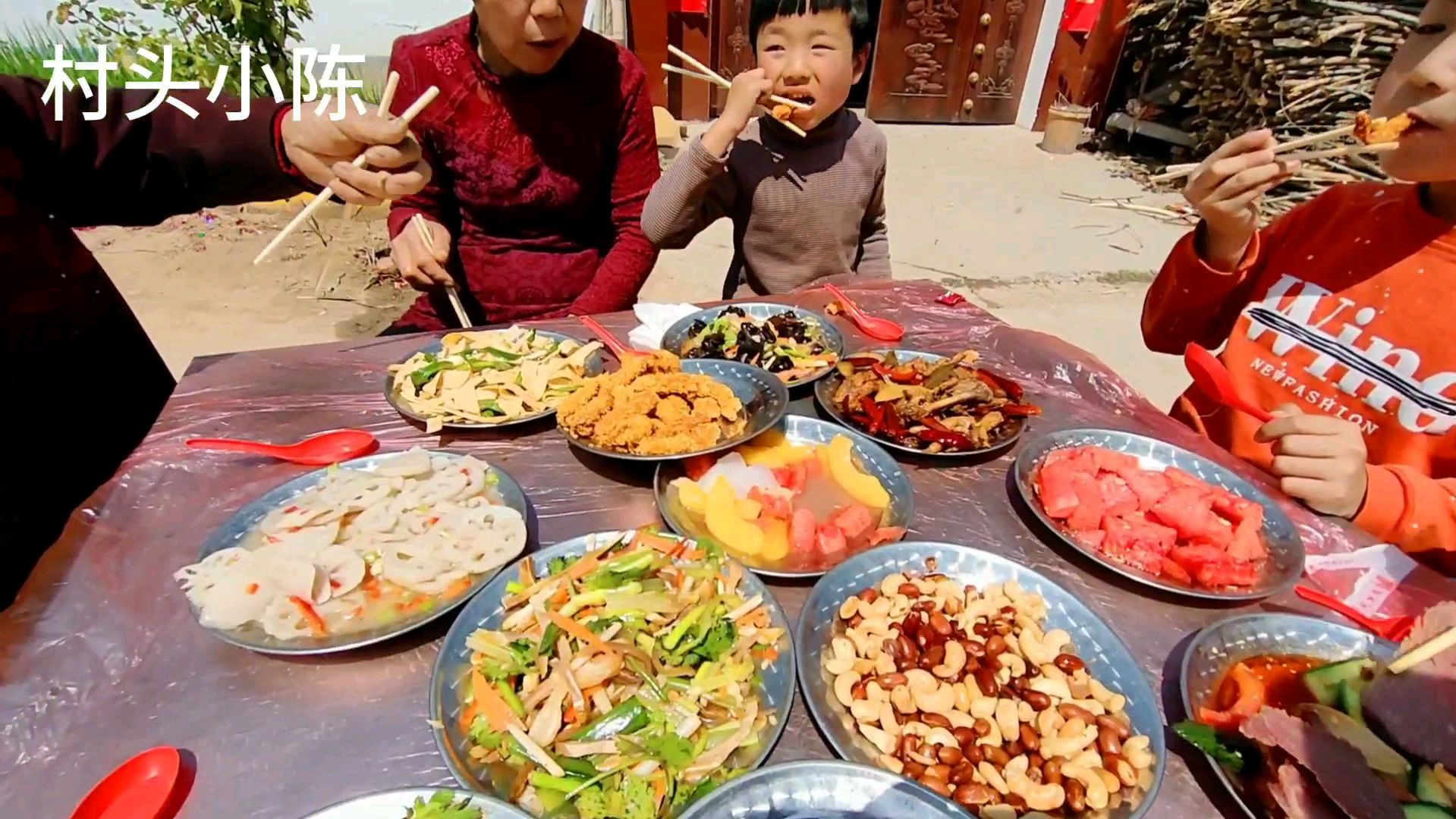河南许昌农村传统结婚酒席,300元一桌,看看都有什么菜
