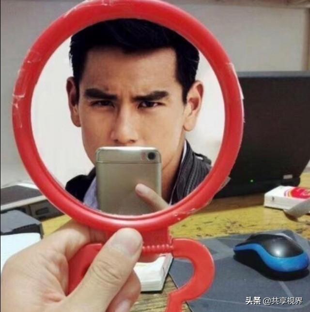 照了一下镜子,又帅了呢