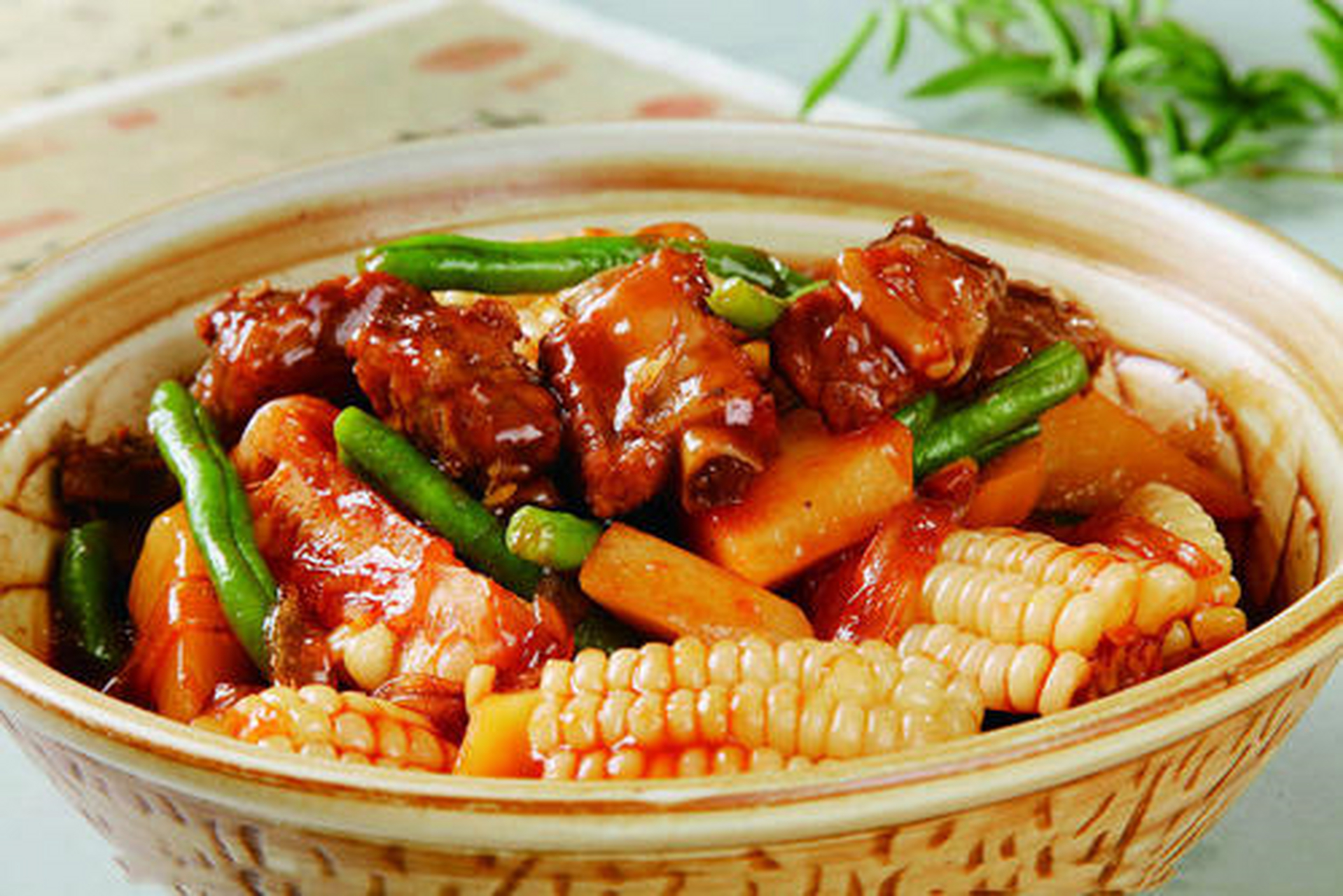 东北乱炖简单易煮,有荤有素,营养丰富,味道鲜美香喷喷,是一道常见的