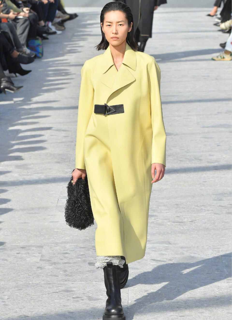 秀霸归来t台风采不减,素颜出镜美炸天