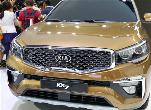 悦达起亚kx7开出去很有面子,整体造型协调