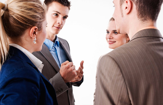 如果老板给你10块钱让你去买15块钱的烟,你会怎么做?