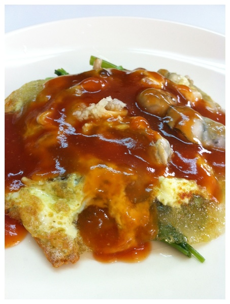 福建闽南,台湾,潮汕常做家常小吃蚵仔煎,口感香脆,内馅香滑.