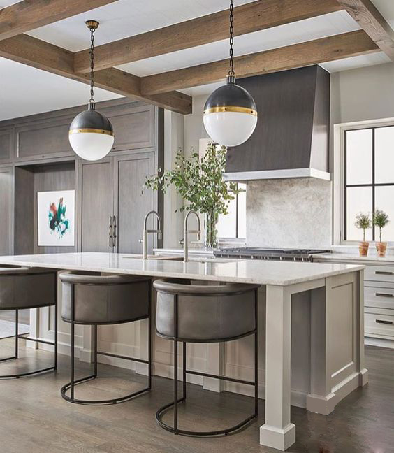 带餐厅的开放式厨房装修设计合集,金色在餐厅设计中居然这么雅致