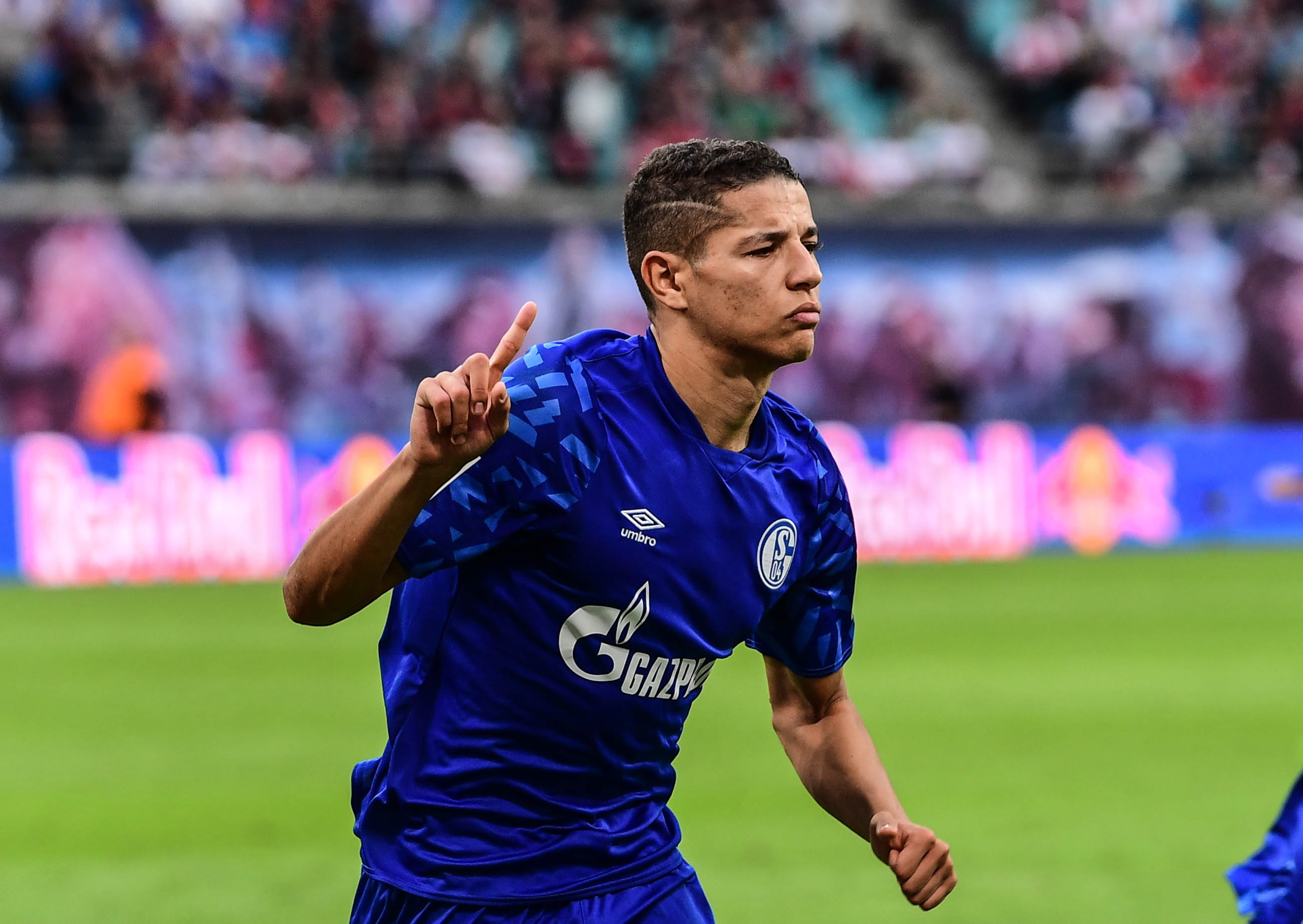 足球——德甲联赛:沙尔克04胜莱比锡