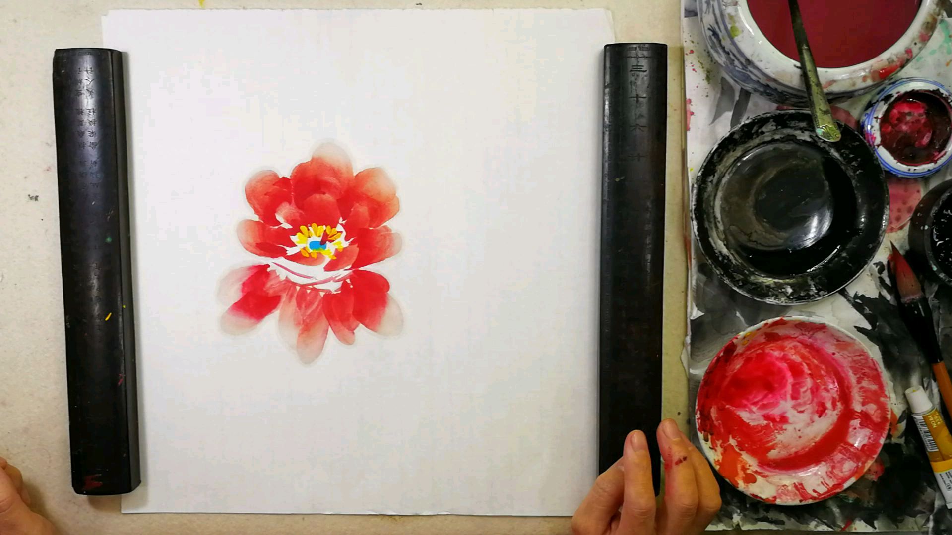 国画提高教程花鸟篇。牡丹三、花头画法:1、正面花头画法