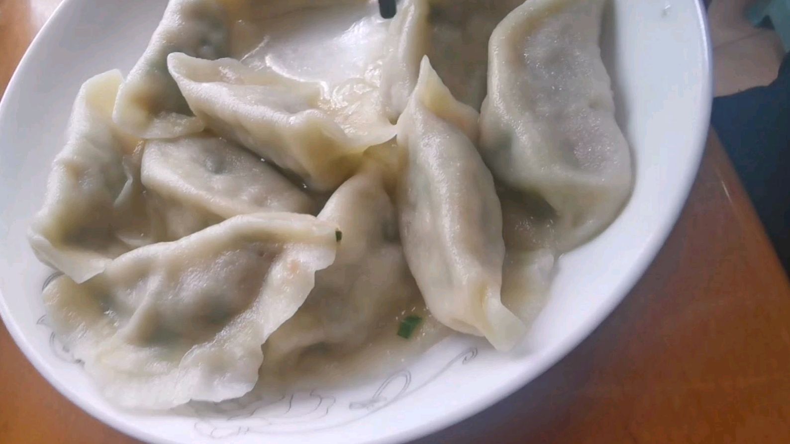 每日打卡 自己包皮薄馅大的虾饺