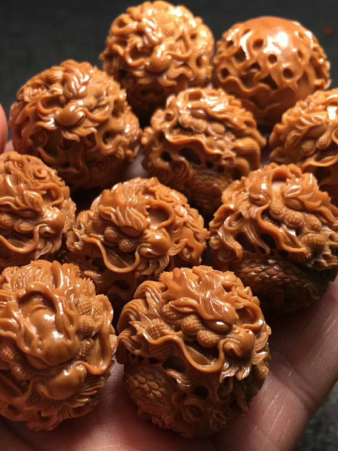 九龙戏珠核雕手串,2.3*2.4 立体感超强,龙型变幻莫测