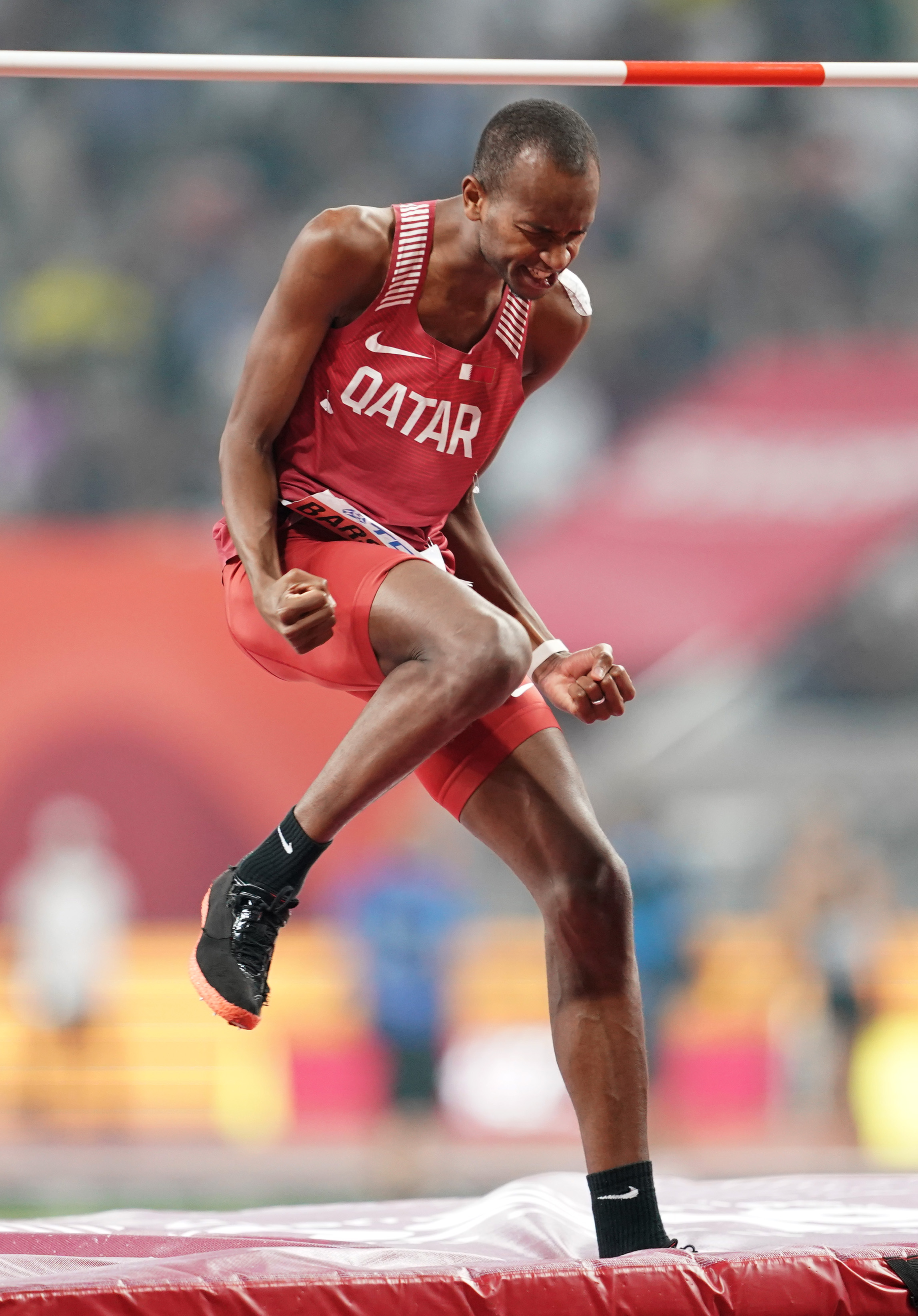 田径——男子跳高:卡塔尔选手巴希姆夺冠