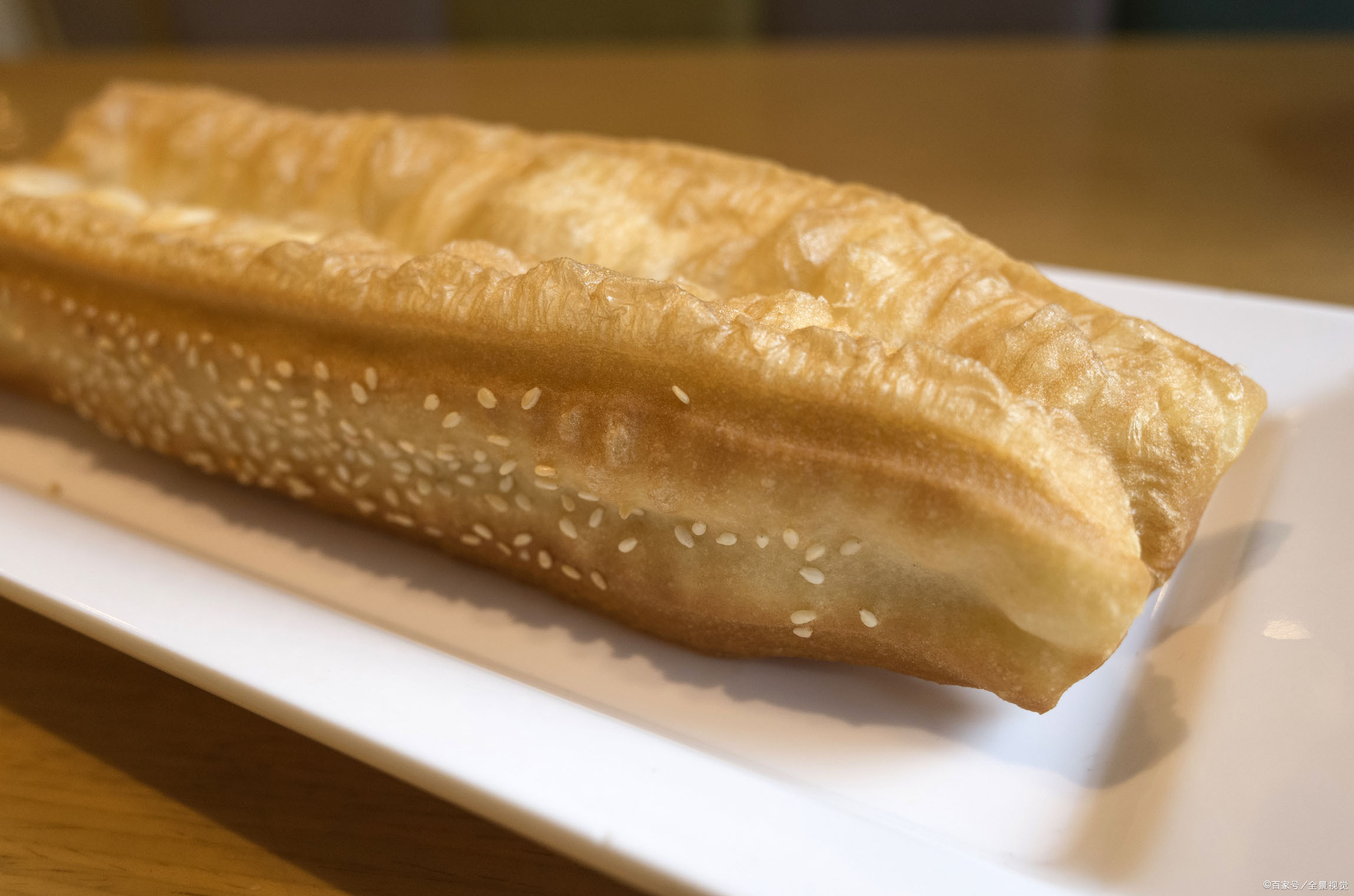 香酥大油条,油炸美味,蓬松酥脆,金黄诱人