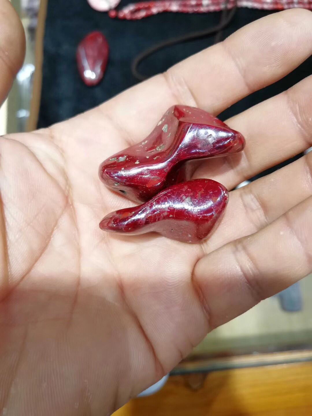 朱砂能辟邪是因为邪生于阴存于阴发于阴人受于阴则会阴阳失去平衡