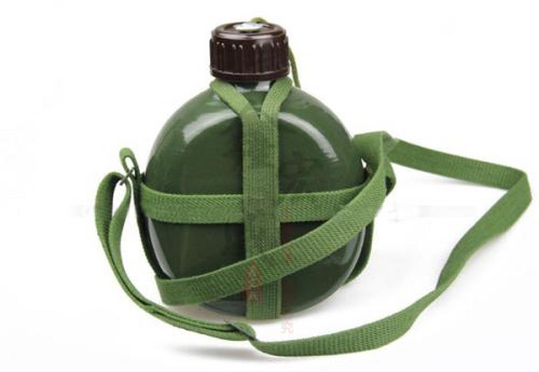 晒晒老物件#军用水壶顾名思义就是军人用于饮水用的水壶,主要采用铝