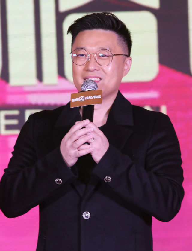 格调沙发武汉旗舰店落子红旗建材家居 音乐人徐誉滕现场助阵