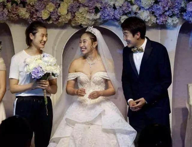 国乒4火哥太幽默!和丁宁闺蜜结婚变"气管炎",比赛也听老婆的