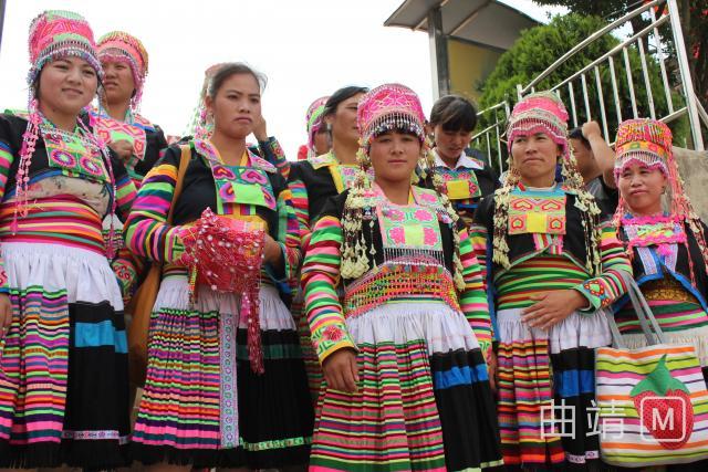 「最美沾益」《盛装》陈玉萍作品