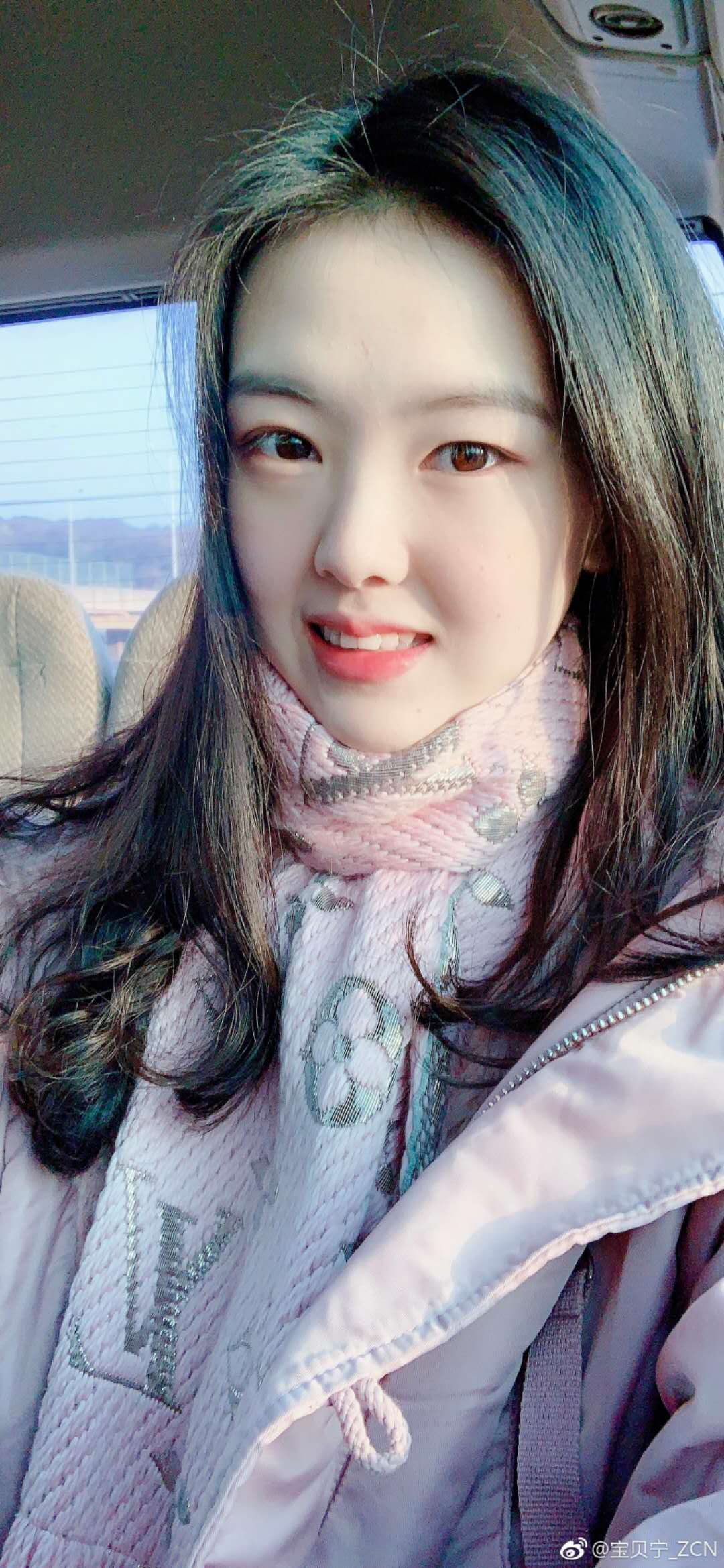 张常宁情人节不晒吴冠希!但1张美照足够惊艳,还送粉丝