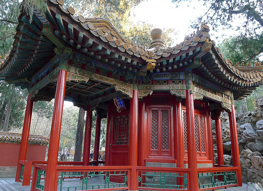 说起来故宫里最精彩的要数宁寿宫花园,也就是俗称的乾隆花园,这个花园