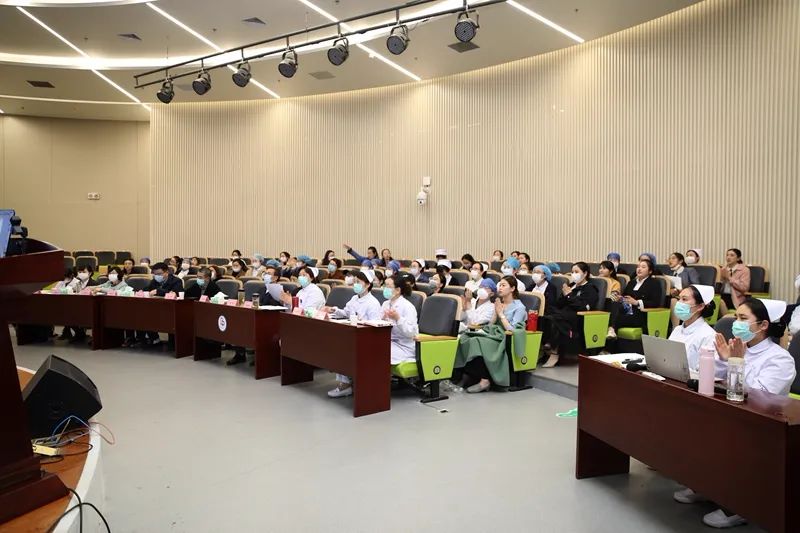 讲述身边凡人故事，弘扬南丁格尔精神——「感恩于心，责任于行」演讲