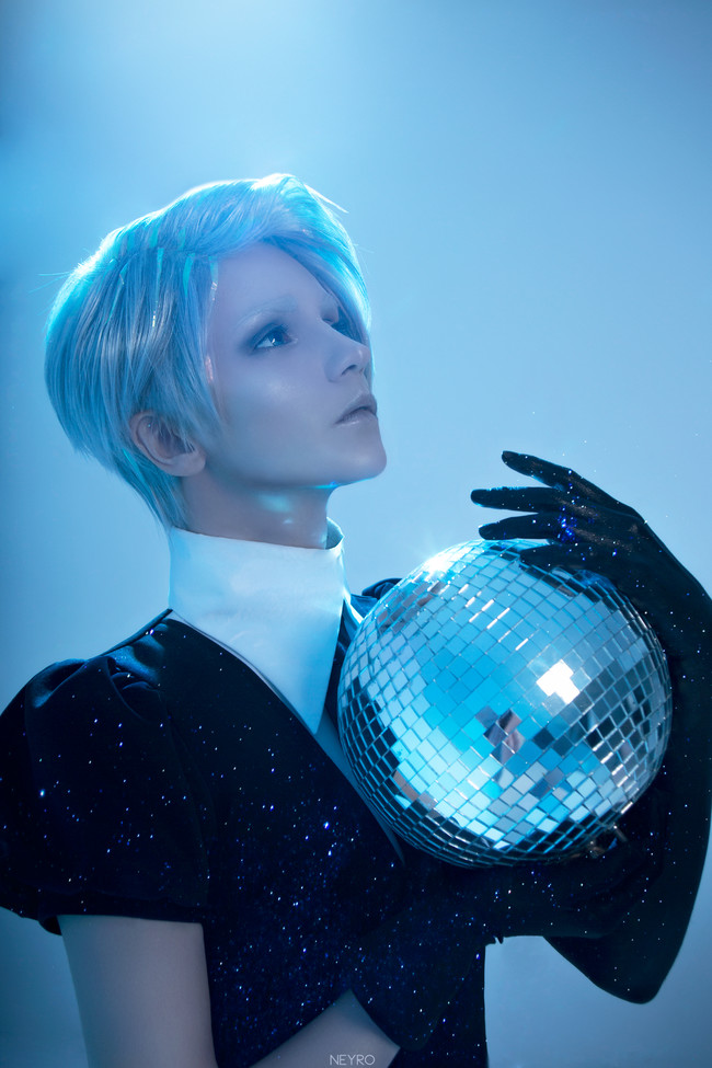 宝石之国cos:这是有种族优势的俄罗斯小哥哥,五官分明好惊艳