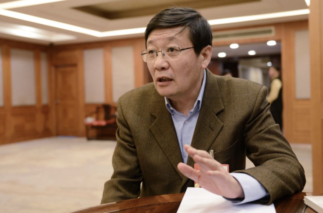 独家|楼继伟:社保基金不关注股市短期波动,已有8000亿省级养老保险