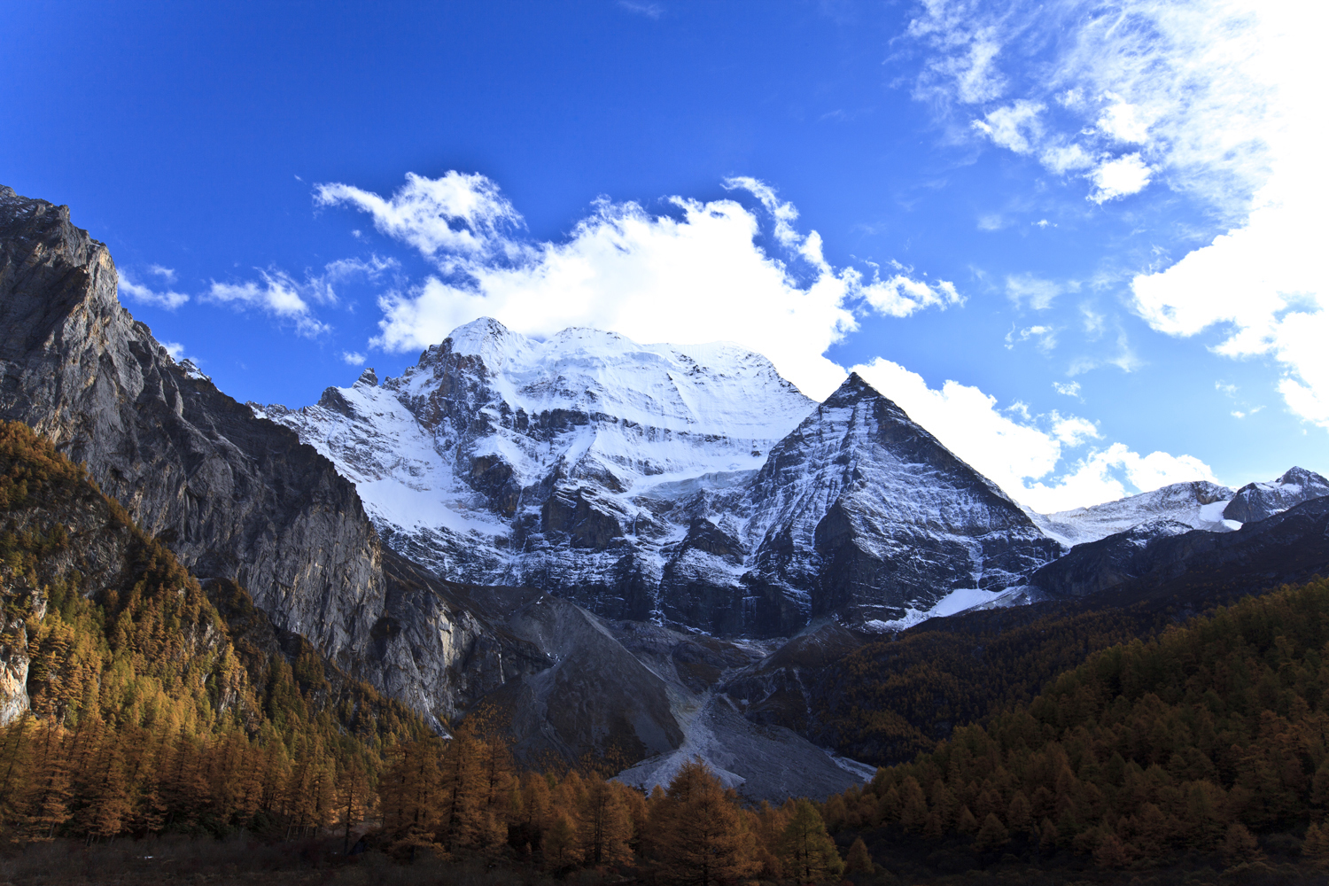 中国最壮观的十座山峰