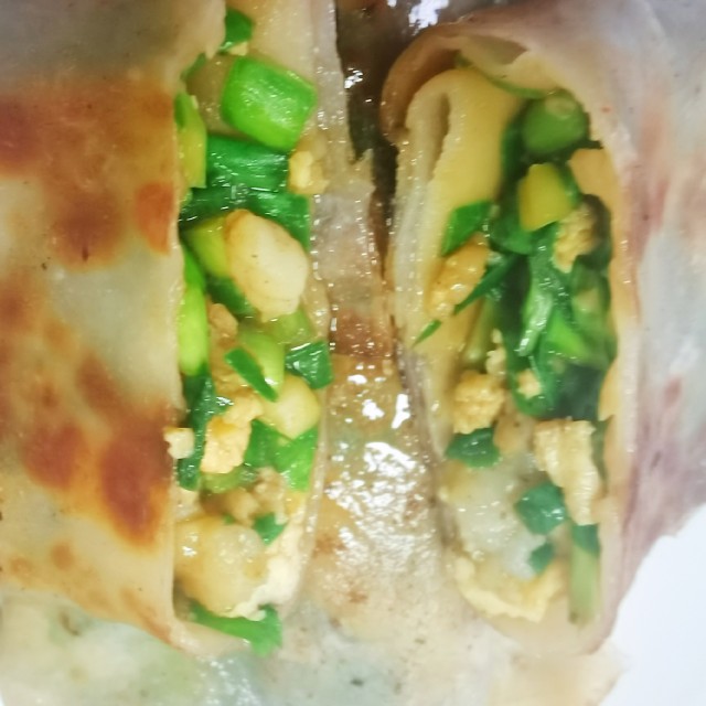 放虾肉的筋饼韭菜盒子,人人都爱吃