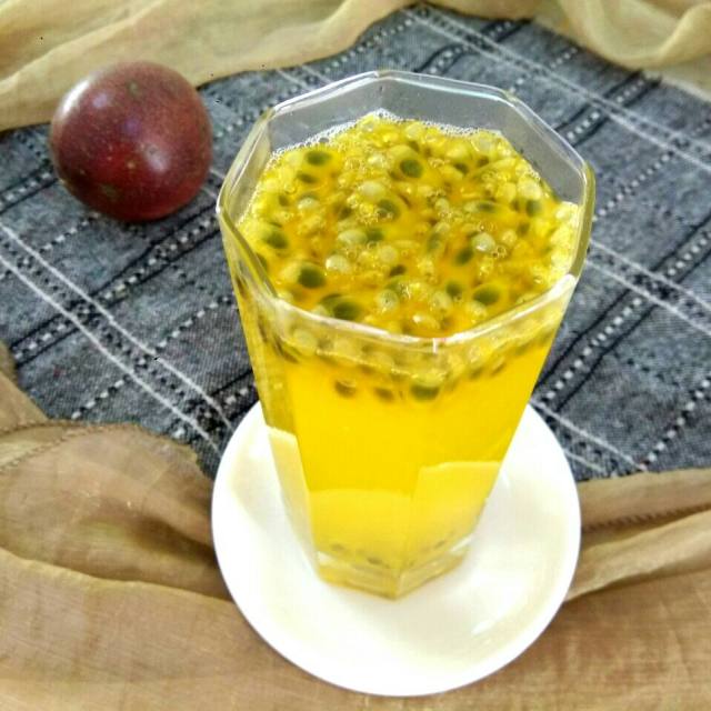 自制百香果汁,酸甜可口,太好喝了,2分钟就搞定