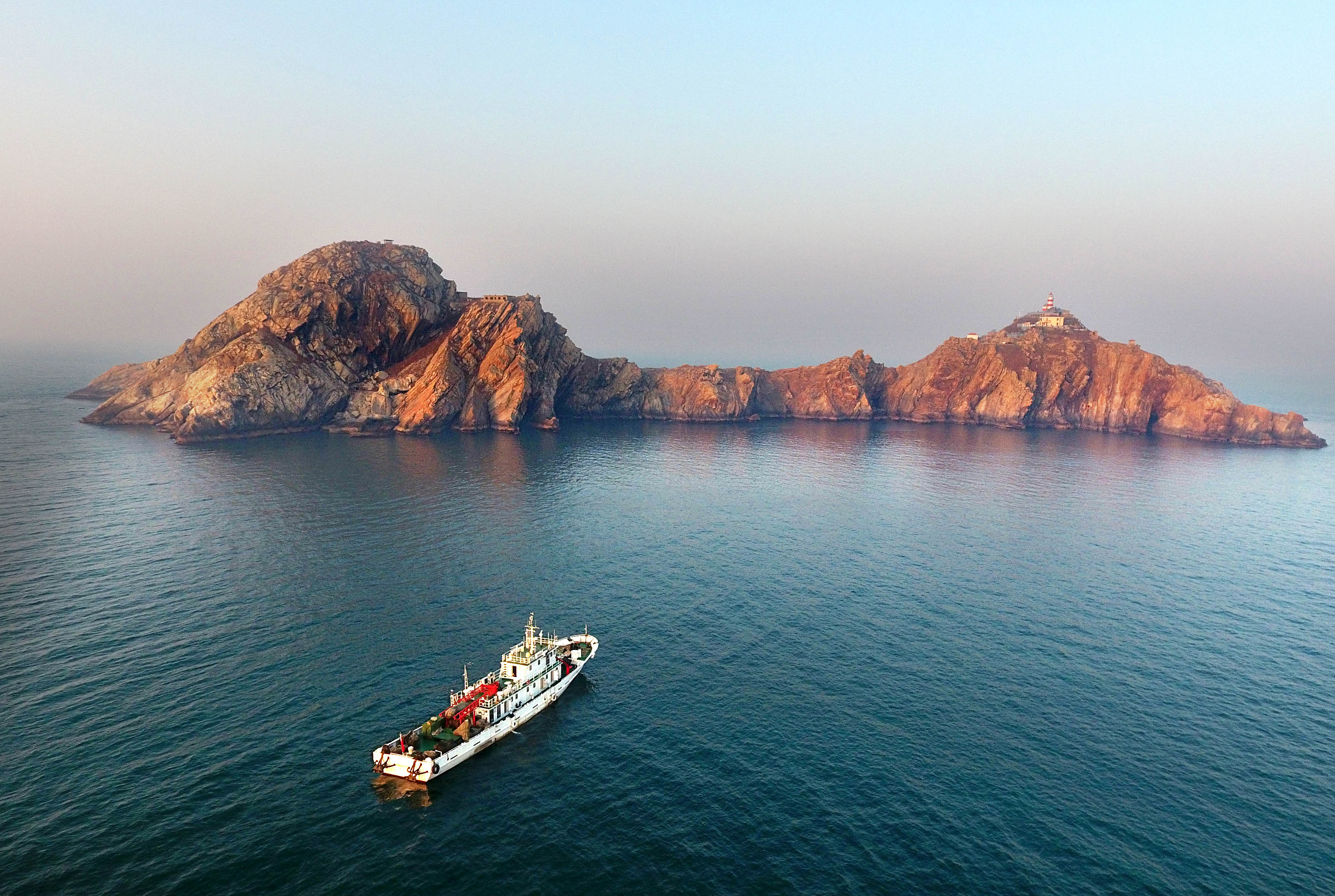 咸咸的味 咸咸的泪——新华社记者冬日夜宿千里岩(1)