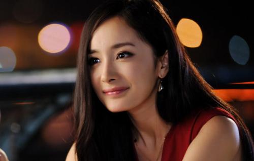 范丞丞示好杨幂却遭白眼?现场气氛太微妙,网友:明星也现实