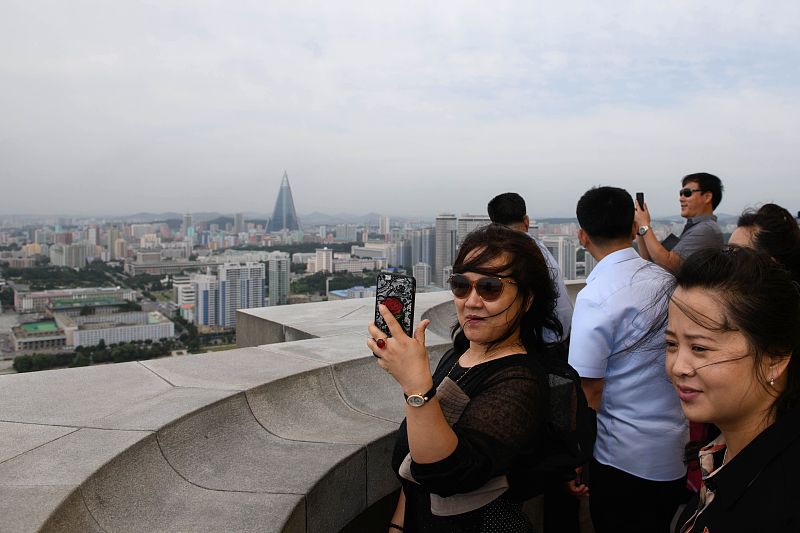 朝鲜人来中国,穿得正式,对中国大妈穿睡衣逛大街,不理解