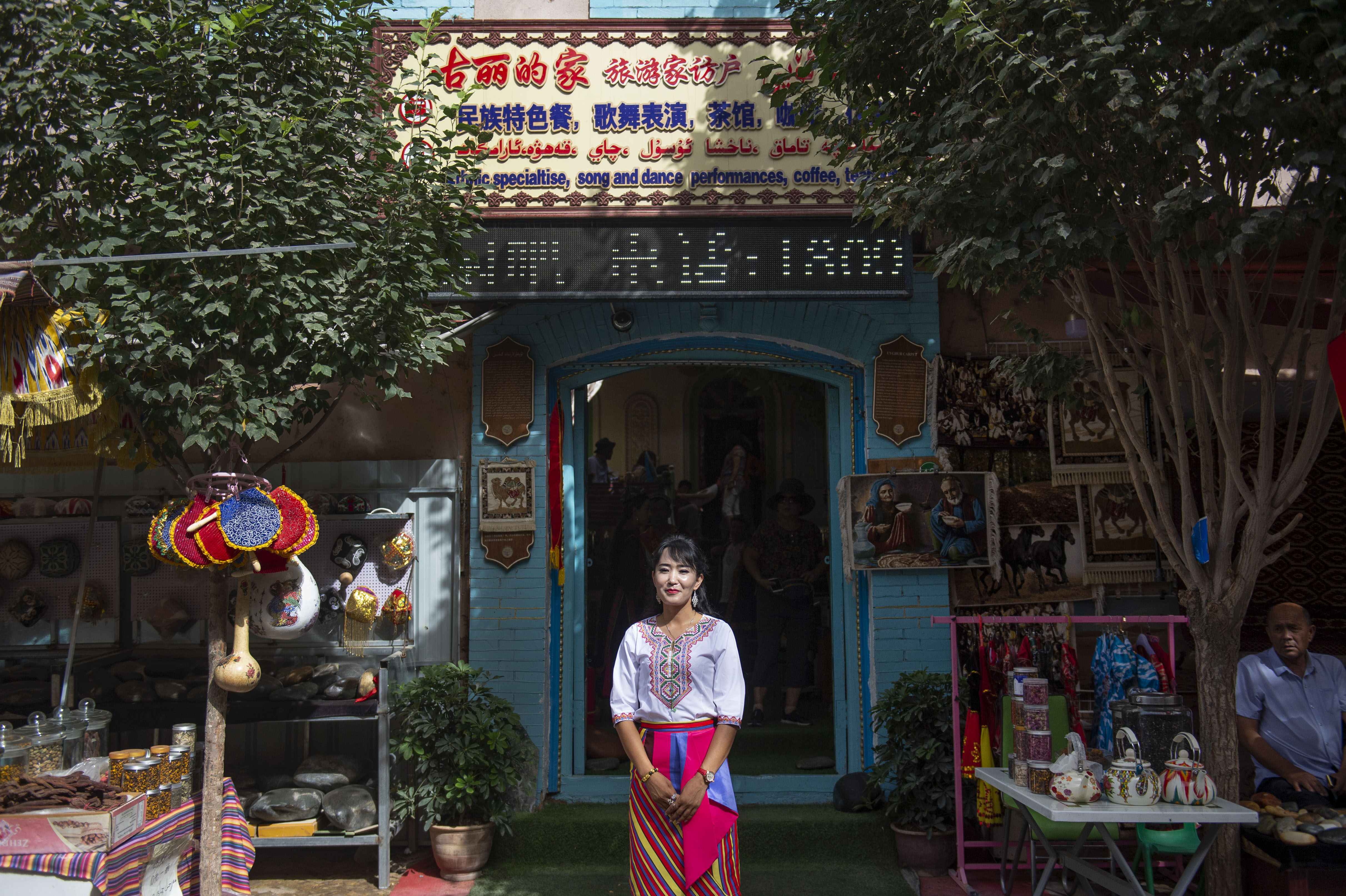 喀什老城"古丽的家":旅游热潮里的一朵小花