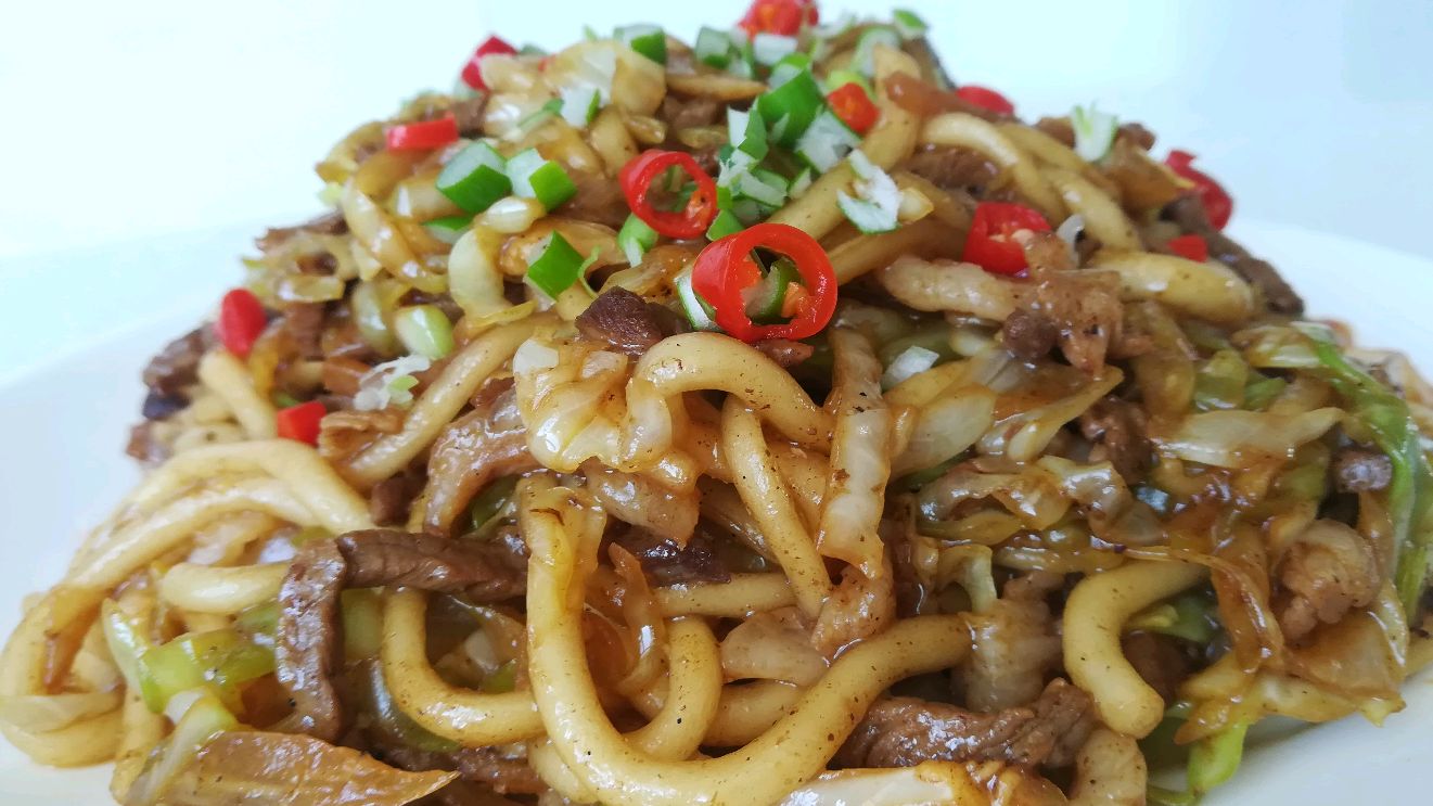 用内蒙三件宝之两宝,鲜美的羊肉和土豆面粉条,家常做羊肉炒细粉