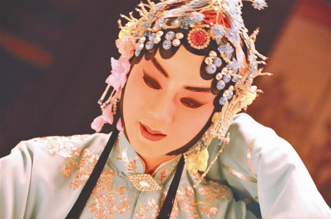 梅兰芳多少遗产?出场10根金条,捐出一架飞机给祖国,人称梅半城