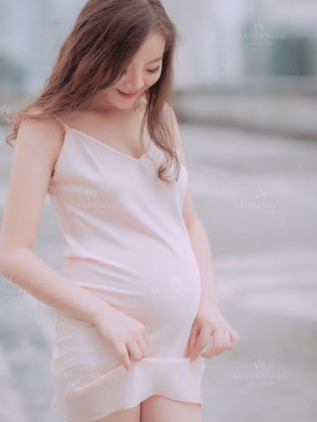 苍井空晒大肚子照,网友调侃:胎儿都长这么大了,我们还是单身